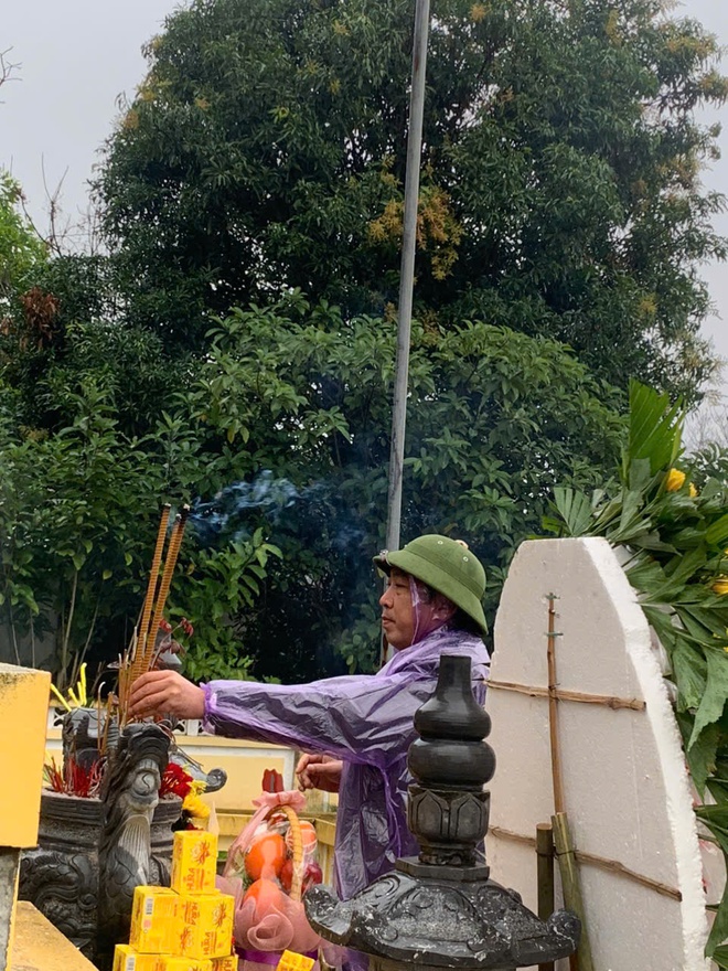 XÃ TRUNG GIÃ TỔ CHỨC CÁC ĐOÀN DÂNG HƯƠNG, VIẾNG NGHĨA TRANG LIỆT SỸ TRÊN ĐỊA BÀN- Ảnh 3.