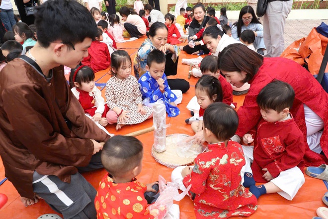 Chương trình “Xuân rộn ràng- Tết Bình an” Trường mầm non Vân Tảo- Ảnh 3.