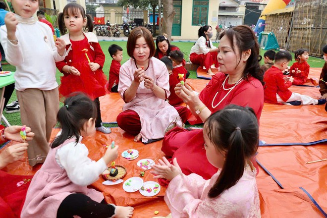 Chương trình “Xuân rộn ràng- Tết Bình an” Trường mầm non Vân Tảo- Ảnh 8.