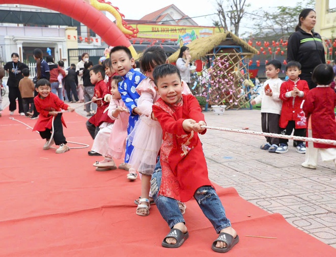 Chương trình “Xuân rộn ràng- Tết Bình an” Trường mầm non Vân Tảo- Ảnh 9.