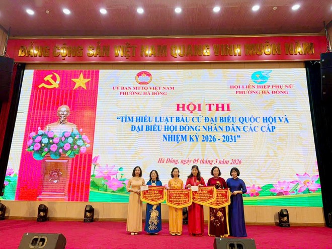 Phụ nữ Hà Đông sôi nổi chương trình nghệ thuật và Hội thi tìm hiểu pháp luật về Bầu cử- Ảnh 8.