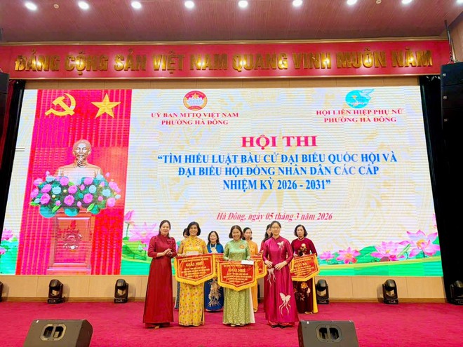 Phụ nữ Hà Đông sôi nổi chương trình nghệ thuật và Hội thi tìm hiểu pháp luật về Bầu cử- Ảnh 7.