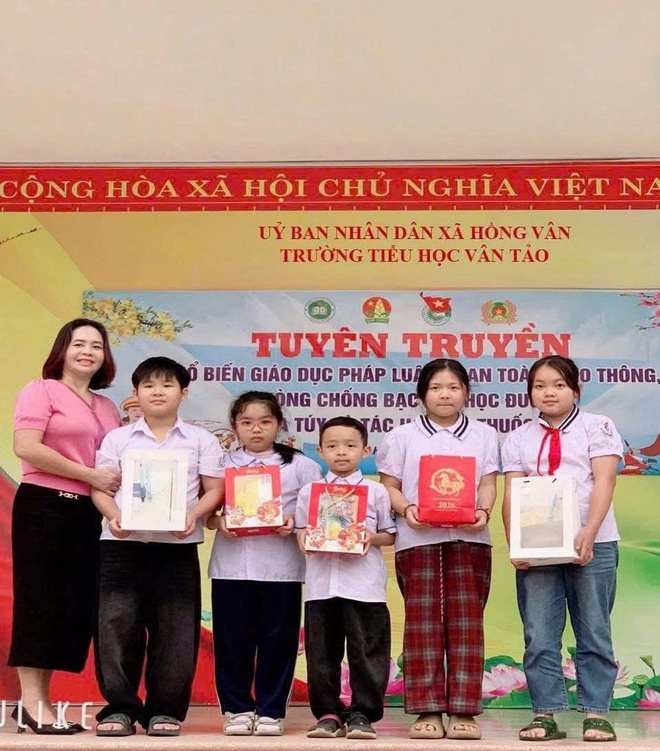 Trường Tiểu học Vân Tảo tổ chức tuyên truyền, phổ biến pháp luật về trật tự an toàn giao thông năm học 2025 - 2026- Ảnh 6.