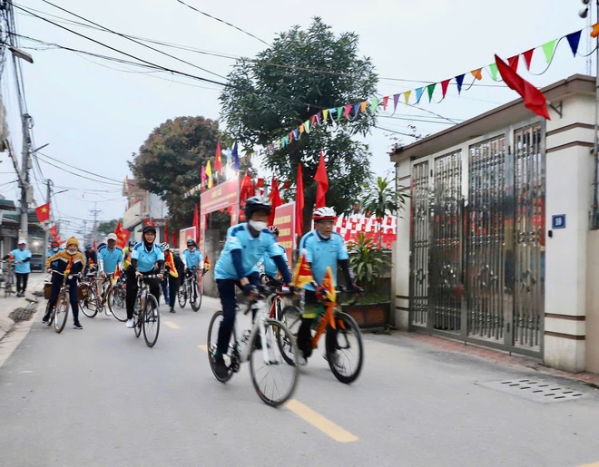 Diễu hành đạp xe tuyên truyền Bầu cử đại biểu Quốc hội khóa XVI và đại biểu Hội đồng nhân dân các cấp nhiệm kỳ 2026–2031- Ảnh 4.