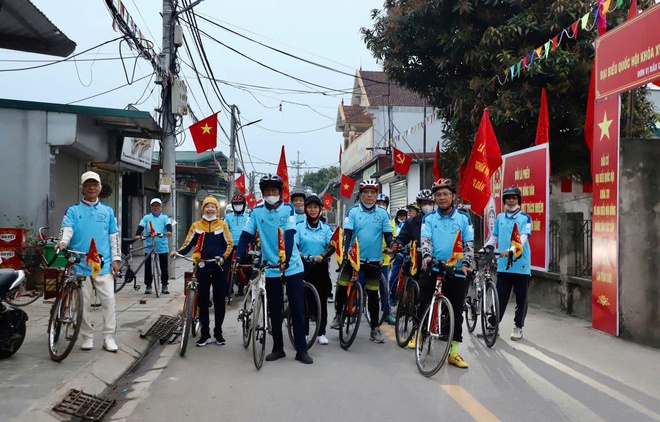 Diễu hành đạp xe tuyên truyền Bầu cử đại biểu Quốc hội khóa XVI và đại biểu Hội đồng nhân dân các cấp nhiệm kỳ 2026–2031- Ảnh 3.