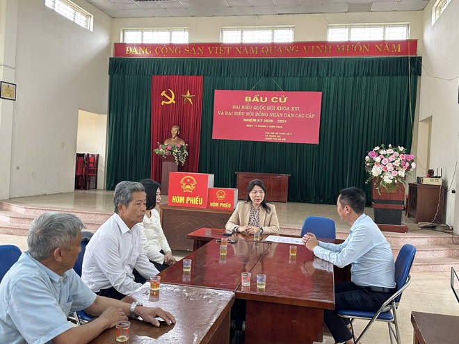 PHÓ BÍ THƯ THƯỜNG TRỰC ĐẢNG ỦY, CHỦ TỊCH ỦY BAN MTTQ VIỆT NAM XÃ TRUNG GIÃ-  Đ/C NGUYỄN THỊ KIM TUYẾN- KIỂM TRA CÔNG TÁC CHUẨN BỊ BẦU CỬ TẠI CÁC KHU VỰC BỎ PHIẾU- Ảnh 2.