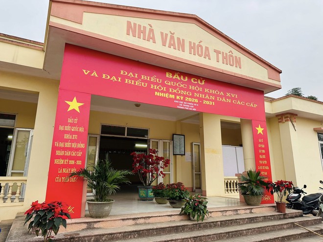 PHÓ BÍ THƯ THƯỜNG TRỰC ĐẢNG ỦY, CHỦ TỊCH ỦY BAN MTTQ VIỆT NAM XÃ TRUNG GIÃ-  Đ/C NGUYỄN THỊ KIM TUYẾN- KIỂM TRA CÔNG TÁC CHUẨN BỊ BẦU CỬ TẠI CÁC KHU VỰC BỎ PHIẾU- Ảnh 10.