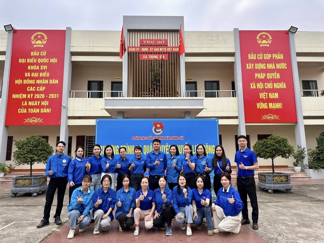 TUỔI TRẺ TRUNG GIÃ RA QUÂN TUYÊN TRUYỀN LƯU ĐỘNG CHÀO MỪNG NGÀY BẦU CỬ - Ảnh 2.