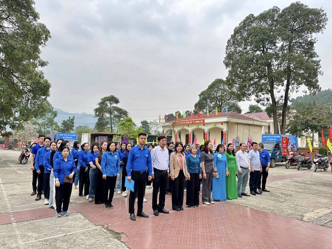 TUỔI TRẺ TRUNG GIÃ RA QUÂN TUYÊN TRUYỀN LƯU ĐỘNG CHÀO MỪNG NGÀY BẦU CỬ - Ảnh 7.