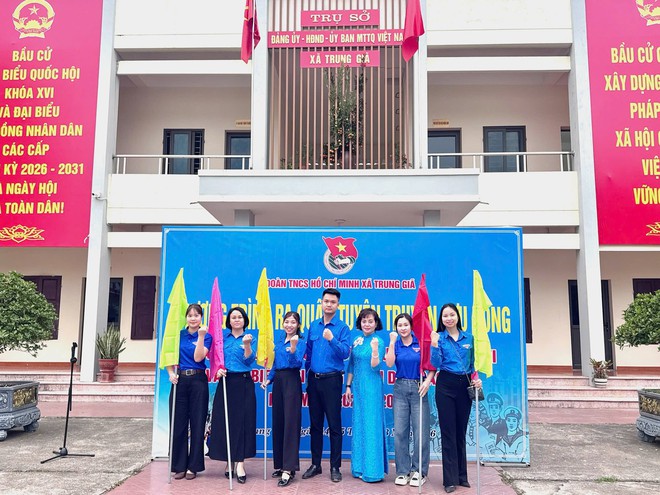 TUỔI TRẺ TRUNG GIÃ RA QUÂN TUYÊN TRUYỀN LƯU ĐỘNG CHÀO MỪNG NGÀY BẦU CỬ - Ảnh 8.