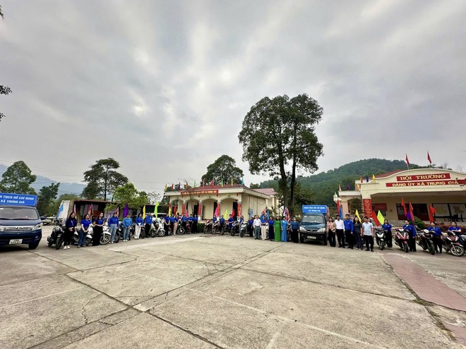 TUỔI TRẺ TRUNG GIÃ RA QUÂN TUYÊN TRUYỀN LƯU ĐỘNG CHÀO MỪNG NGÀY BẦU CỬ - Ảnh 9.