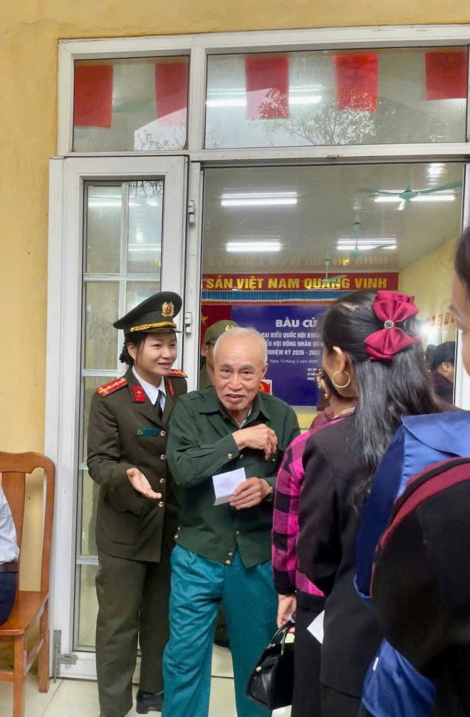 Công an xã Hồng Vân quyết tâm bảo vệ thành công cuộc bầu cử đại biểu Quốc hội khoá XVI và Hội đồng nhân dân các cấp, nhiệm kỳ 2026-2031 - Ảnh 7.