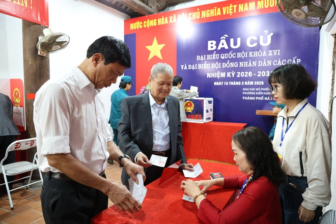 Nhiều khu vực bỏ phiếu phường Kiến Hưng đạt 100% cử tri đi bầu cử- Ảnh 9.