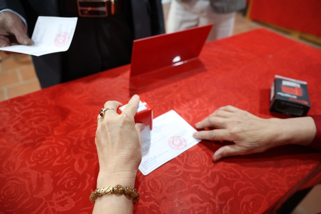 Nhiều khu vực bỏ phiếu phường Kiến Hưng đạt 100% cử tri đi bầu cử- Ảnh 10.