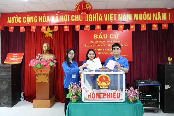 Nhiều khu vực bỏ phiếu phường Kiến Hưng đạt 100% cử tri đi bầu cử- Ảnh 14.