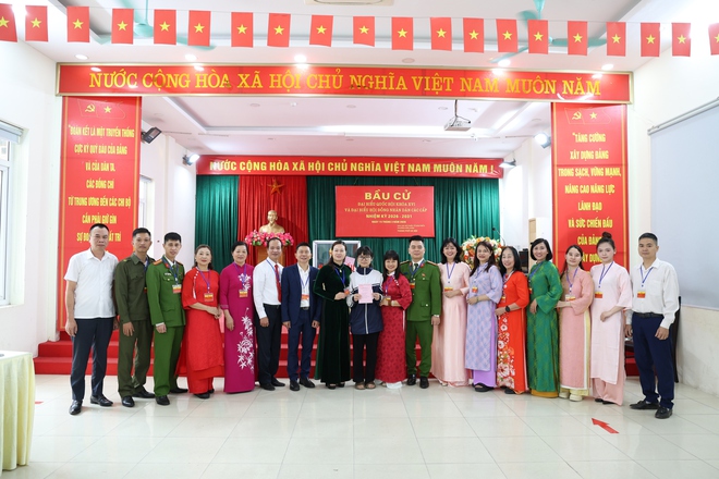 Nhiều khu vực bỏ phiếu phường Kiến Hưng đạt 100% cử tri đi bầu cử- Ảnh 16.