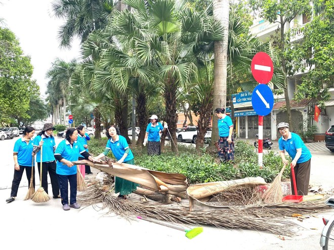Phường Hà Đông: Đồng loạt tổng vệ sinh môi trường chào mừng ngày bầu cử- Ảnh 1.