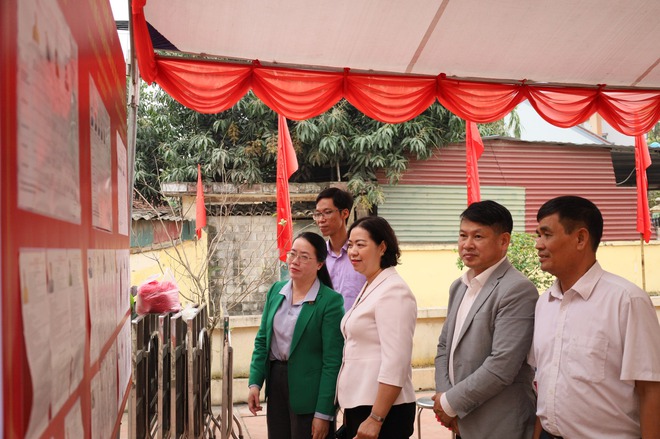 ĐOÀN GIÁM SÁT SỐ 06 CỦA ỦY BAN MTTQ VIỆT NAM THÀNH PHỐ HÀ NỘIKIỂM TRA CÔNG TÁC BẦU CỬ TRÊN ĐỊA BÀN XÃ CỔ ĐÔ- Ảnh 1.