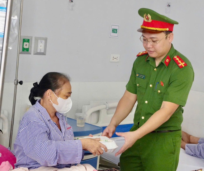 Trao tặng suất ăn miễn phí cho bệnh nhân điều trị nội trú tại bệnh viện Đa khoa Thường Tín- Ảnh 5.