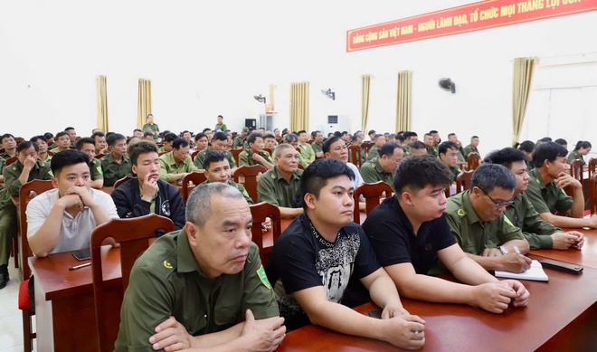 Xã Hồng Vân tập huấn công tác phòng cháy, chữa cháy cho lực lượng tham gia bảo vệ an ninh, trật tự ở cơ sở.- Ảnh 2.