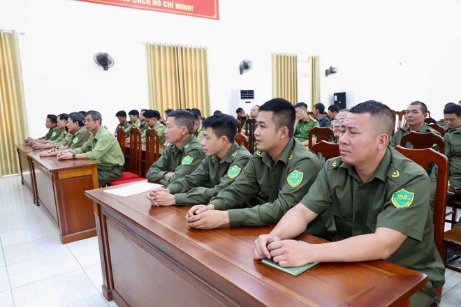 Xã Hồng Vân tập huấn công tác phòng cháy, chữa cháy cho lực lượng tham gia bảo vệ an ninh, trật tự ở cơ sở.- Ảnh 3.