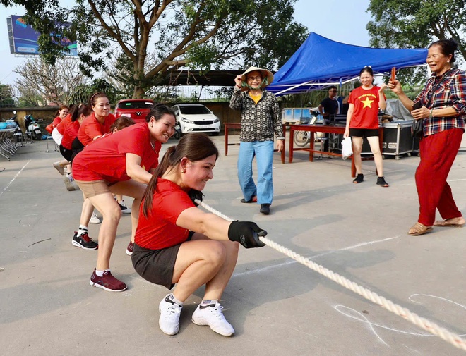 Chi hội phụ nữ Thôn Duyên Trường: giao lưu văn nghệ và tổ chức thi kéo co chào mừng Ngày Quốc tế Phụ nữ 8/3 và cuộc bầu cử đại biểu Quốc hội và Hội đồng nhân dân các cấp- Ảnh 12.