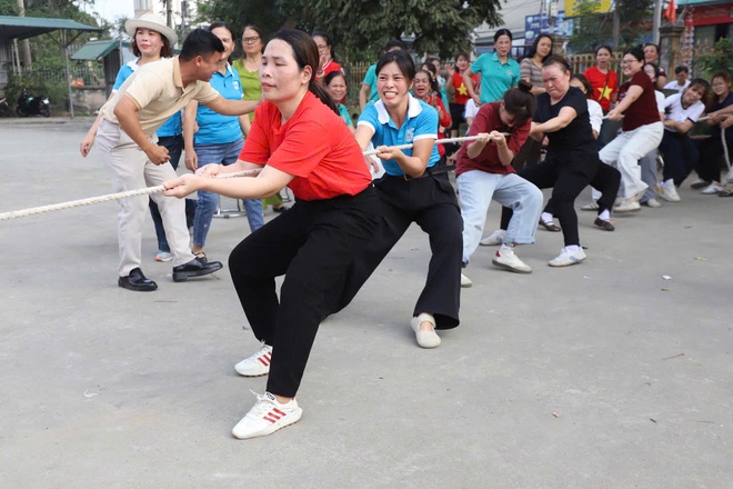 Chi hội phụ nữ Thôn Duyên Trường: giao lưu văn nghệ và tổ chức thi kéo co chào mừng Ngày Quốc tế Phụ nữ 8/3 và cuộc bầu cử đại biểu Quốc hội và Hội đồng nhân dân các cấp- Ảnh 14.