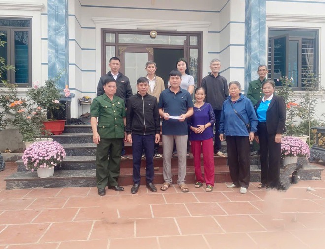 THẮM TÌNH QUÂN- DÂN: CÁC THÔN TRÊN ĐỊA BÀN XÃ TRUNG GIÃ ĐỘNG VIÊN TÂN BINH LÊN ĐƯỜNG NHẬP NGŨ- Ảnh 7.