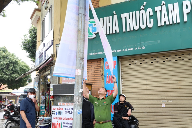 Phường Kiến Hưng tổ chức ra quân chống tái lấn chiếm lòng đường, vỉa hè đảm bảo trật tự đô thị- Ảnh 4.