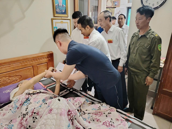 TRUNG GIÃ ĐẢM BẢO QUYỀN BẦU CỬ CHO CỬ TRI CAO TUỔI, YẾU THẾ- Ảnh 1.