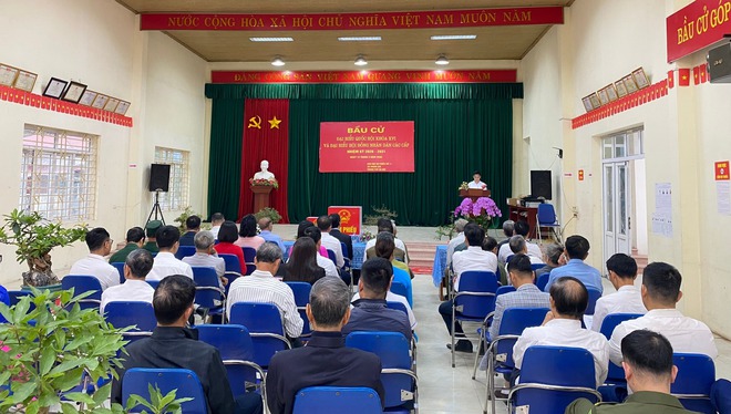 Cử tri xã Trung Giã nô nức tham gia Ngày hội nôn sông - ngày bầu cử đại biểu Quốc hội khóa XVI và đại biểu HĐND các cấp nhiệm kỳ 2026-2031- Ảnh 6.