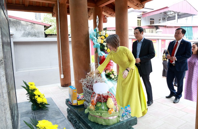 XÃ TRUNG GIÃ TỔ CHỨC LỄ DÂNG HƯƠNG KỶ NIỆM 93 NĂM THÀNH LẬP CHI BỘ TÂN YÊN VÀ 84 NĂM THÀNH LẬP CHI BỘ XUÂN BẢNG- Ảnh 1.