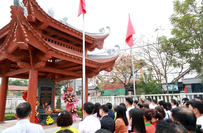 XÃ TRUNG GIÃ TỔ CHỨC LỄ DÂNG HƯƠNG KỶ NIỆM 93 NĂM THÀNH LẬP CHI BỘ TÂN YÊN VÀ 84 NĂM THÀNH LẬP CHI BỘ XUÂN BẢNG- Ảnh 6.