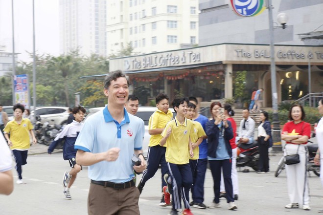Phường Hà Đông phát động Ngày chạy Olympic vì sức khỏe toàn dân - Vì an ninh Tổ quốc năm 2026- Ảnh 4.