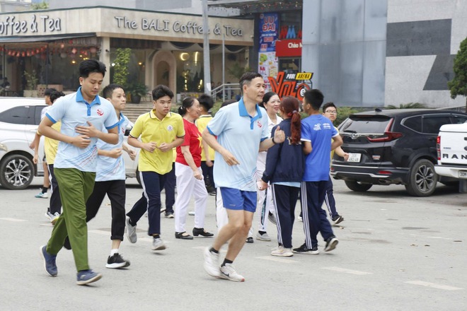 Phường Hà Đông phát động Ngày chạy Olympic vì sức khỏe toàn dân - Vì an ninh Tổ quốc năm 2026- Ảnh 7.