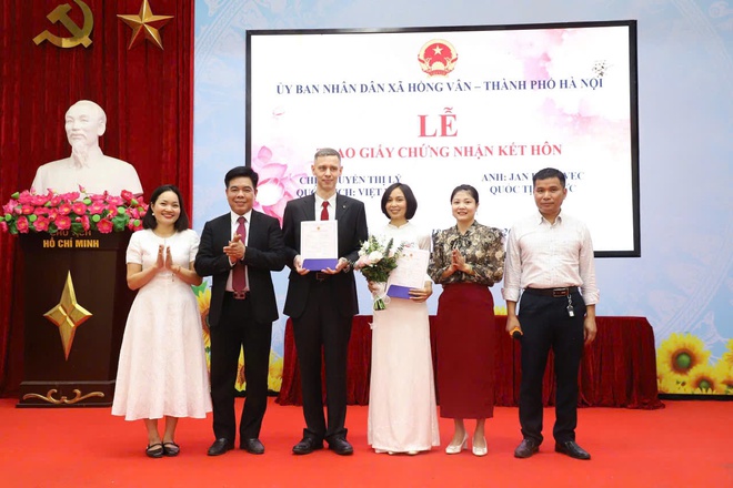 Xã Hồng Vân: Đẩy mạnh cải cách hành chính, nâng cao chất lượng phục vụ nhân dân- Ảnh 4.