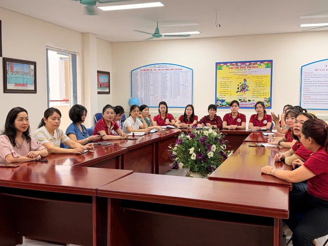 Phường Bồ Đề tiếp sóng Hội nghị quán triệt Nghị quyết 02-NQ/TW của Bộ Chính trị, hướng tới mục tiêu Thủ đô “Văn hiến - Văn minh - Hiện đại - Hạnh phúc”- Ảnh 8.