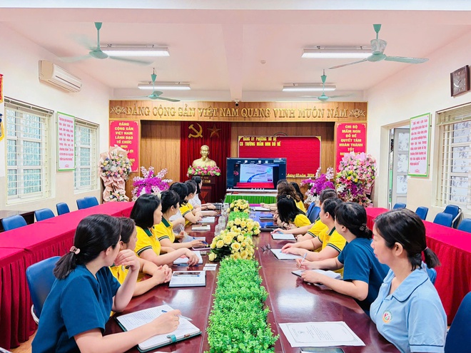 Phường Bồ Đề tiếp sóng Hội nghị quán triệt Nghị quyết 02-NQ/TW của Bộ Chính trị, hướng tới mục tiêu Thủ đô “Văn hiến - Văn minh - Hiện đại - Hạnh phúc”- Ảnh 12.