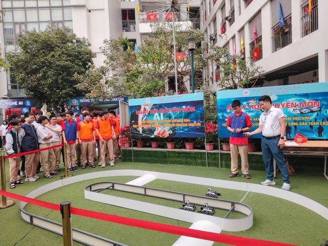 Sôi nổi ngày hội chuyên môn "Stem- AI- Robotics" tại Trường THCS Lê Lợi- Ảnh 5.