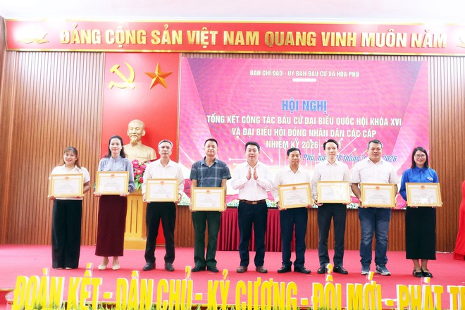 Xã Hòa Phú: Tổng kết công tác bầu cử đại biểu Quốc hội khóa XVI và đại biểu HĐND các cấp, nhiệm kỳ 2026 -2031.- Ảnh 11.