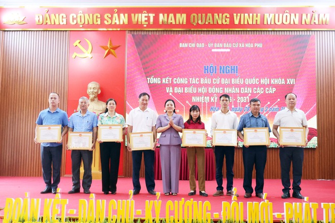 Xã Hòa Phú: Tổng kết công tác bầu cử đại biểu Quốc hội khóa XVI và đại biểu HĐND các cấp, nhiệm kỳ 2026 -2031.- Ảnh 12.