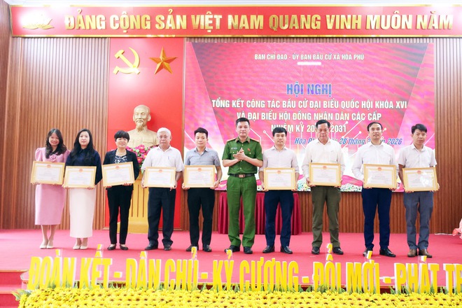 Xã Hòa Phú: Tổng kết công tác bầu cử đại biểu Quốc hội khóa XVI và đại biểu HĐND các cấp, nhiệm kỳ 2026 -2031.- Ảnh 26.