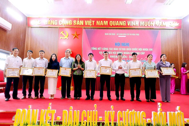 Xã Hòa Phú: Tổng kết công tác bầu cử đại biểu Quốc hội khóa XVI và đại biểu HĐND các cấp, nhiệm kỳ 2026 -2031.- Ảnh 31.