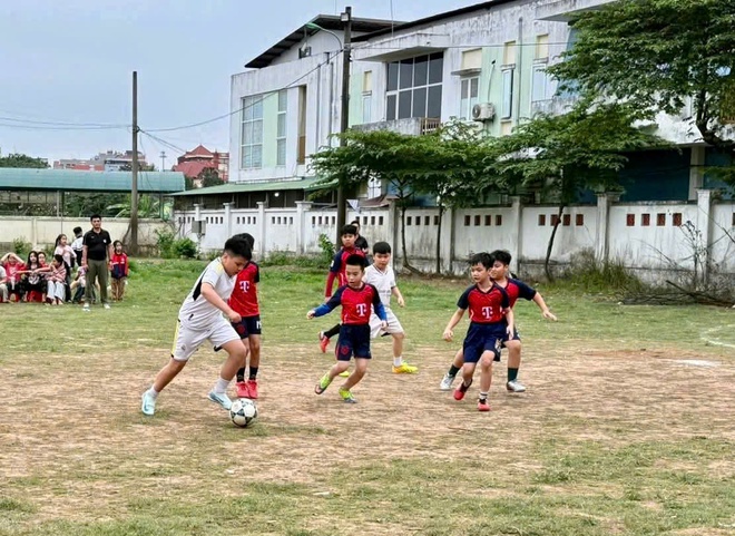Trường Tiểu học Hà Hồi: bế mạc giải thi đấu kéo co và bóng bá nhi đồng nam năm học 2025- 2026- Ảnh 5.