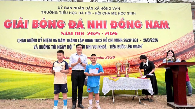 Trường Tiểu học Hà Hồi: bế mạc giải thi đấu kéo co và bóng bá nhi đồng nam năm học 2025- 2026- Ảnh 12.