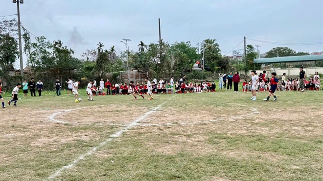 Trường Tiểu học Hà Hồi: bế mạc giải thi đấu kéo co và bóng bá nhi đồng nam năm học 2025- 2026- Ảnh 8.