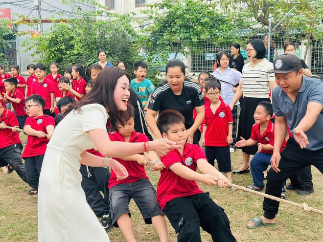 Trường Tiểu học Hà Hồi: bế mạc giải thi đấu kéo co và bóng bá nhi đồng nam năm học 2025- 2026- Ảnh 3.