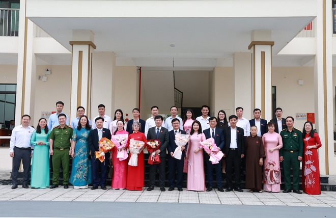 HĐND XÃ TRUNG GIÃ KHOÁ XXII TỔ CHỨC KỲ HỌP THỨ NHẤT KIỆN TOÀN CÁC CHỨC DANH LÃNH ĐẠO CHỦ CHỐT- Ảnh 11.