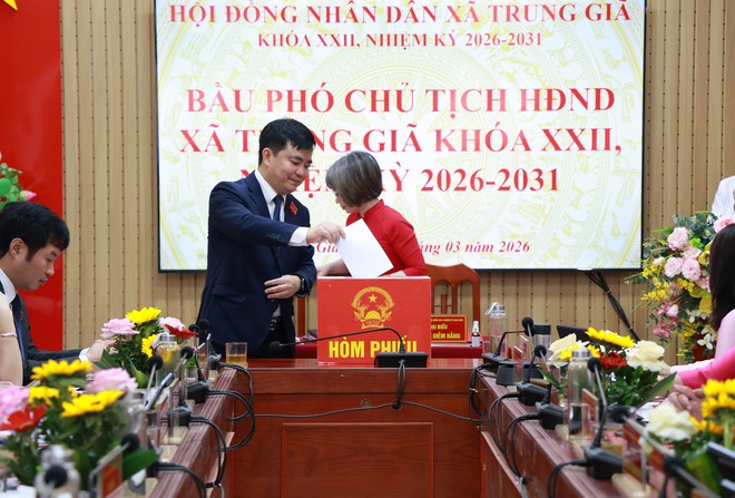 HĐND XÃ TRUNG GIÃ KHOÁ XXII TỔ CHỨC KỲ HỌP THỨ NHẤT KIỆN TOÀN CÁC CHỨC DANH LÃNH ĐẠO CHỦ CHỐT- Ảnh 2.