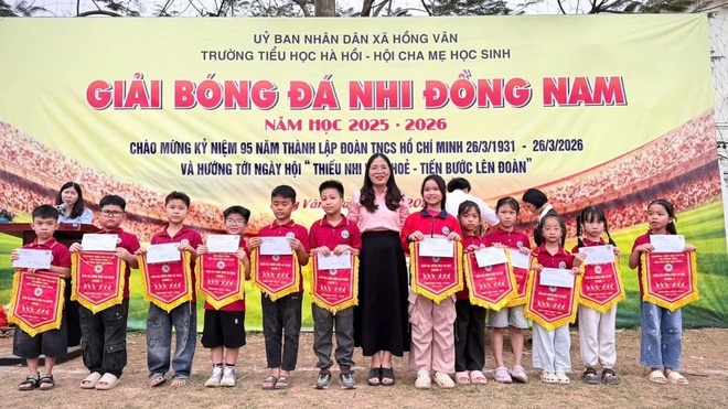 Trường Tiểu học Hà Hồi: bế mạc giải thi đấu kéo co và bóng bá nhi đồng nam năm học 2025- 2026- Ảnh 13.